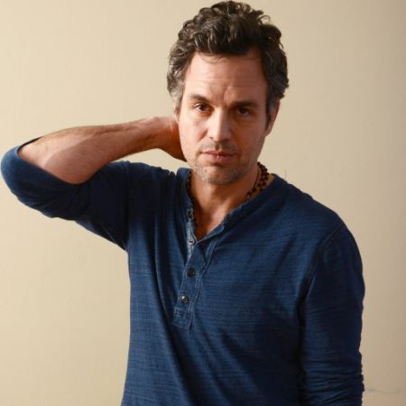 Mark Ruffalo strikes a pose for a picture